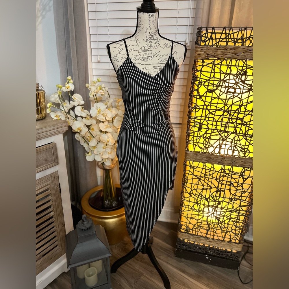 Polly & Estner flirty striped asymmetrical dress